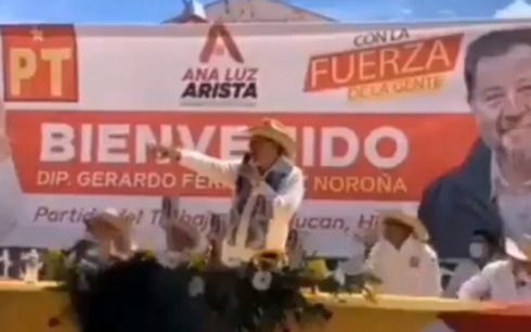Vuelven a atacar a Noroña con “huevazos” y “jitomatazos” (VIDEO)