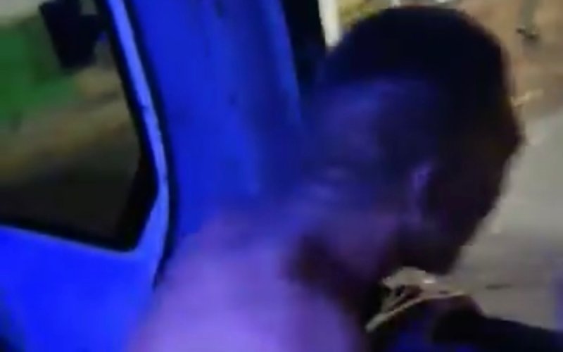 FUERTE: Otro ladrón queda atrapado en combo y pasajeros le propinan paliza