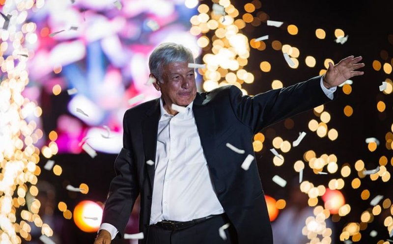 APROBACIÓN de AMLO aumenta considerablemente tras detención de Cienfuegos: Encuesta 