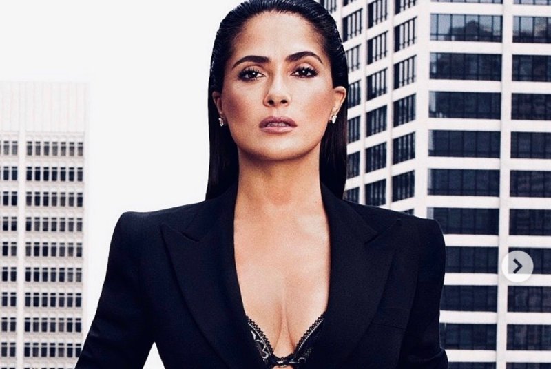 Le tunden a Salma Hayek luego de que se burló de “La Última Cena” de Jesús