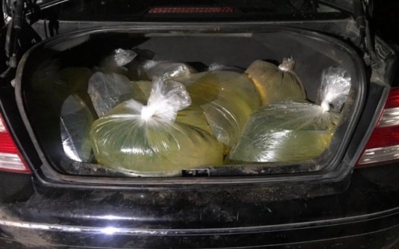 Detienen a dos infividuos que transportaban huachicol en ¡bolsas de plástico! 