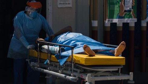 Uno de cada tres adultos jóvenes en México con Covid-19 podría MORIR gracias a este FACTOR