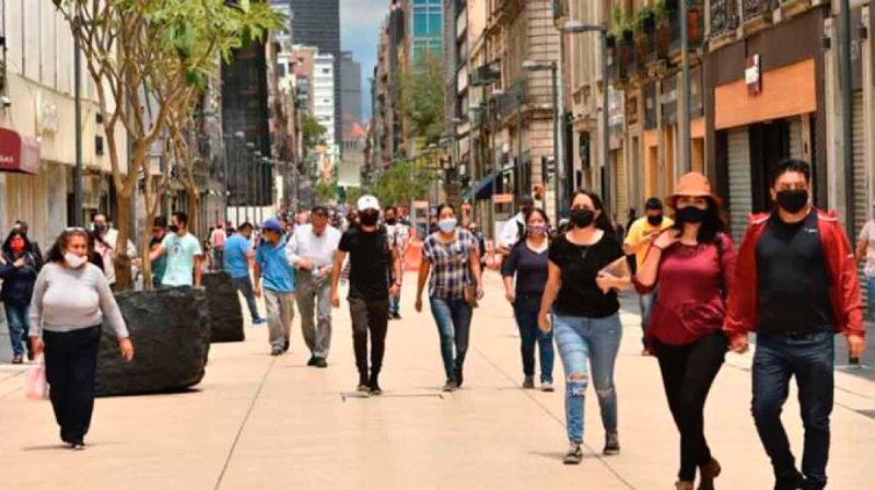 Chilangos toman por asalto el Centro Histórico a pesar de la PANDEMIA  