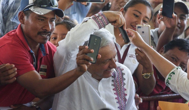 Empresarios ya perciben menos corrupción con AMLO respecto a EPN. 