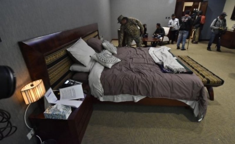 Exhiben supuesta mansión de Evo Morales, “vivía como jeque árabe”, acusan.