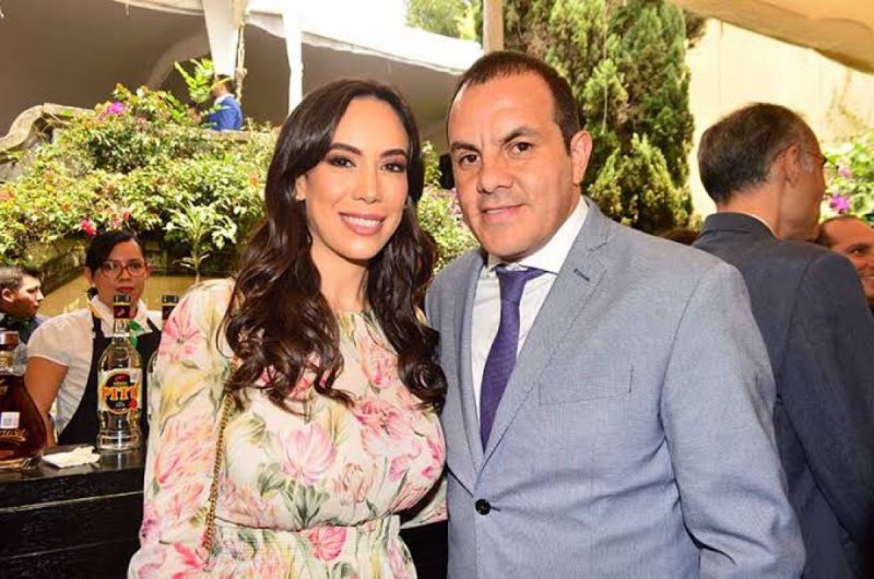 Hacen lujosas invitaciones para informe de esposa de Cuauhtémoc Blanco 