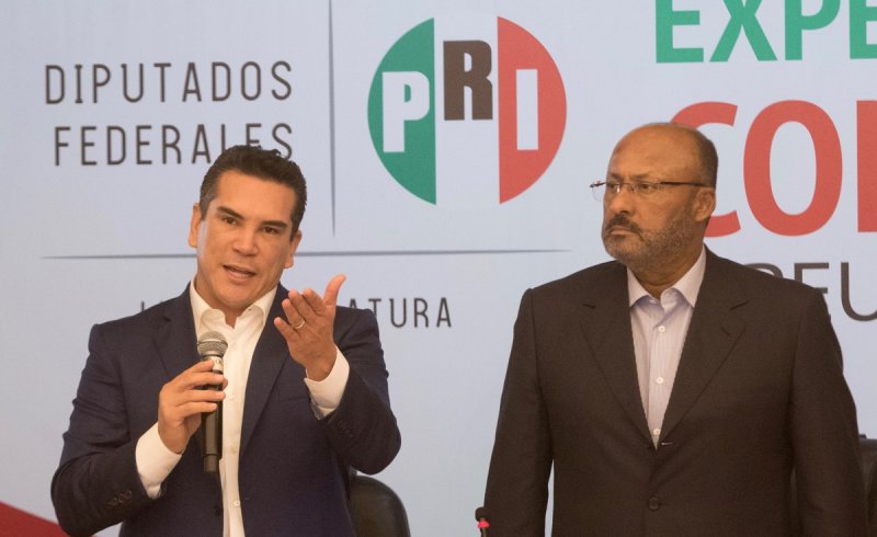 El PRI promete “trabajará” para bajar el precio de la gasolina, gas y diésel. 
