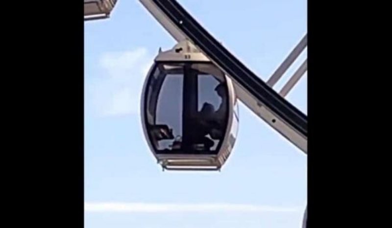 Chica le hace sexo oral a su novio en Coachella y las cámaras los captan. y