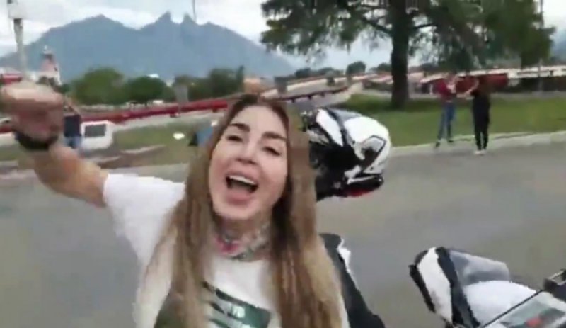 “¡Fuera AMLO, que se LARGUE a su PAÍS!”, exige integrante de FRENAAA (VIDEO)