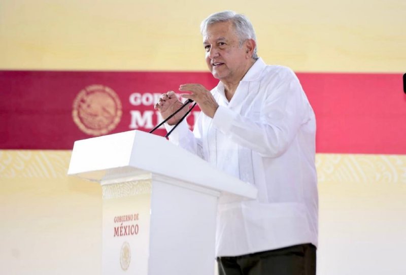 Con AMLO, baja el precio de la gasolina y la inflación se mantiene en niveles bajos: El Economista. 