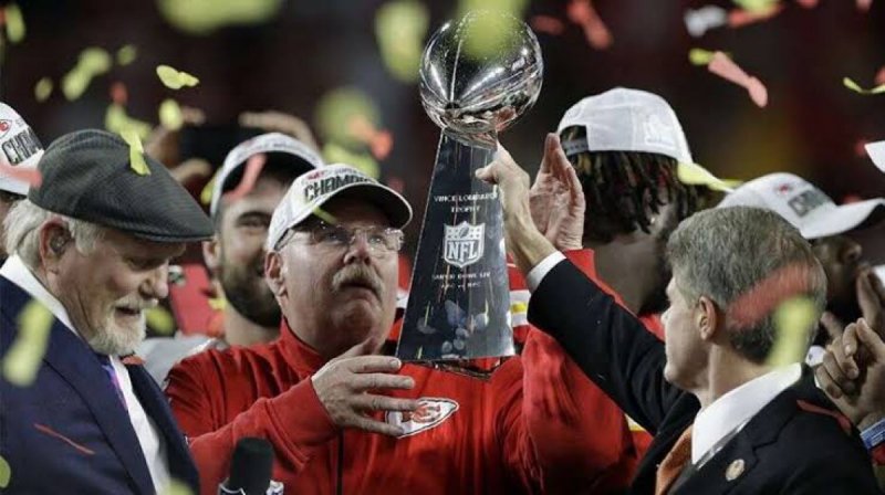 “Todo comenzó en México”, dijo Reid, luego de ganar el Súper Bowly