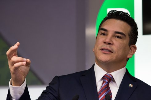 El PRI no quiere que se castigue la defraudación fiscal con facturas falsas; este partido la practic