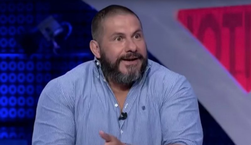 Suspenden cuenta a David Páramo por llamar “Legión de imbéciles” a simpatizantes de AMLO