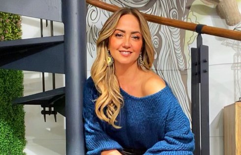 Andrea Legarreta luce bikini al estilo Aracely Arámbula y rompe las redes 