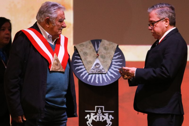 Pepe Mujica le muestra su admiración a AMLO, “me identifiqué con el por su manera de ser”
