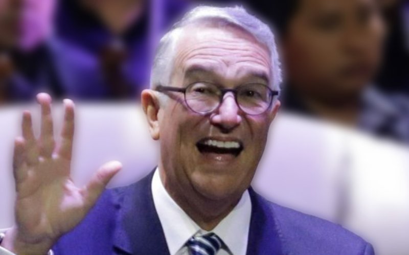 Salinas Pliego propone que quienes reciben apoyos del gobierno NO VOTEN 