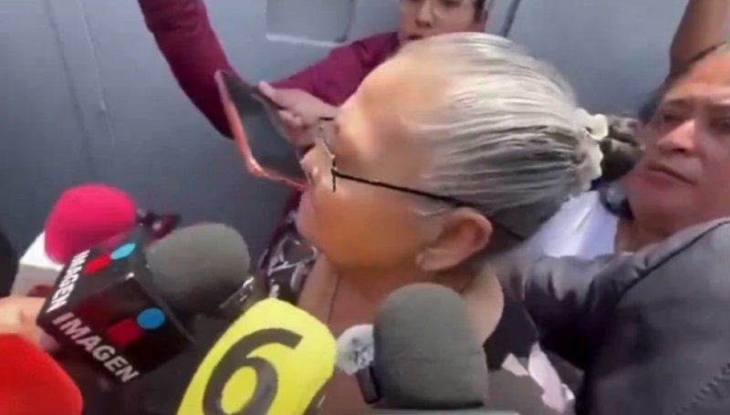 Doña Carlota deja el penal y continuará proceso en arraigo domiciliario