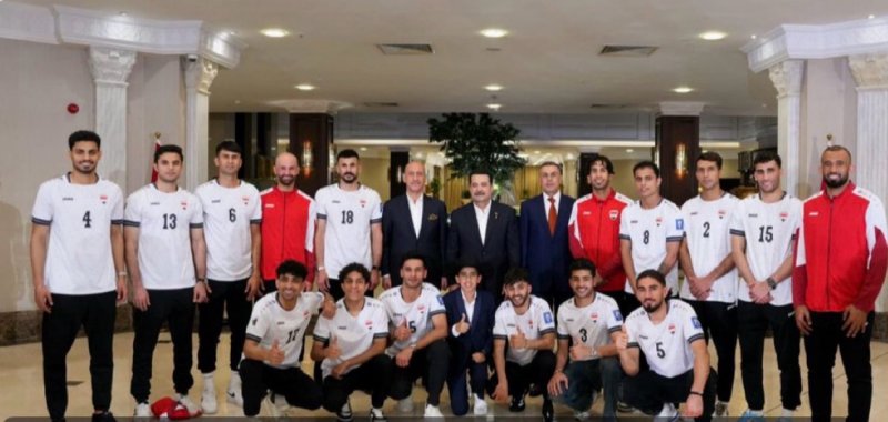 Seleccionados de futbol de Irak llegan como héroes a su país tras calificar al Mundial