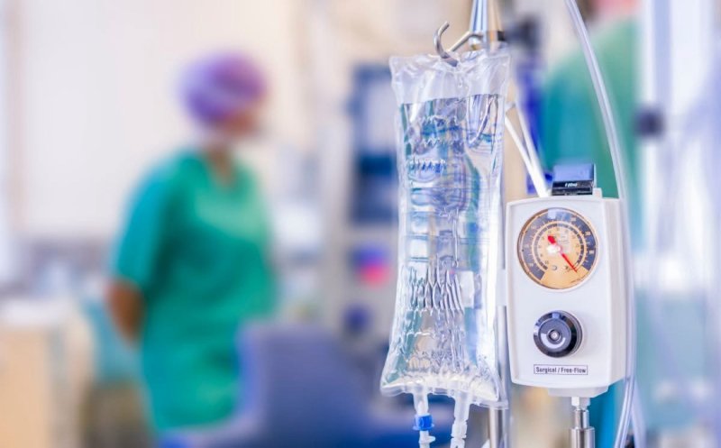 ¿Qué son los sueros vitaminados? Conoce los riesgos a tu salud por usarlos