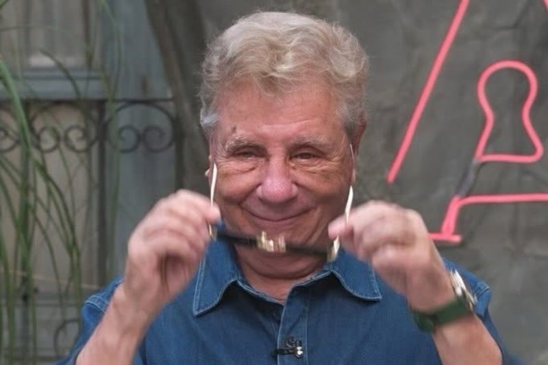 Carlos Alazraki desata polémica tras pedir donaciones y presumir cirugía estética