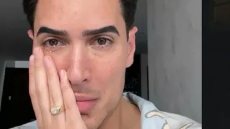 Influencer “Un Tal Fredo” anuncia su retiro de redes tras ola de críticas por su boda