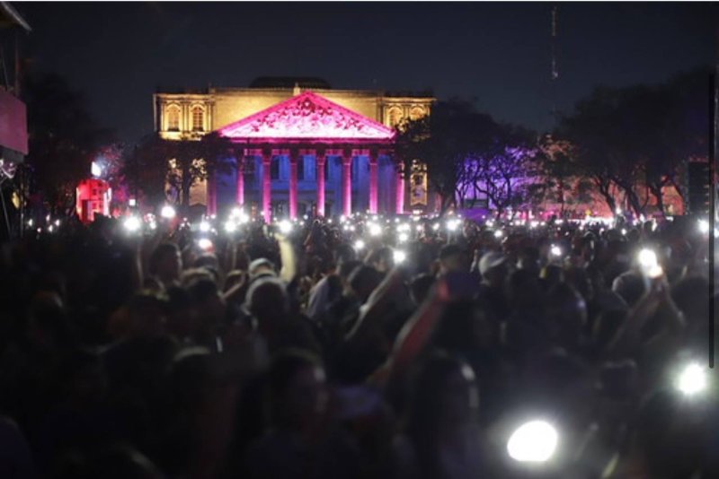 Inaugura Vero Delgadillo GDLuz 2026 ante más de 200 mil personas 