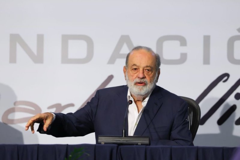 publicaciones/Carlos Slim anuncia inversión de 5 mil millones de dólares en México para 2026