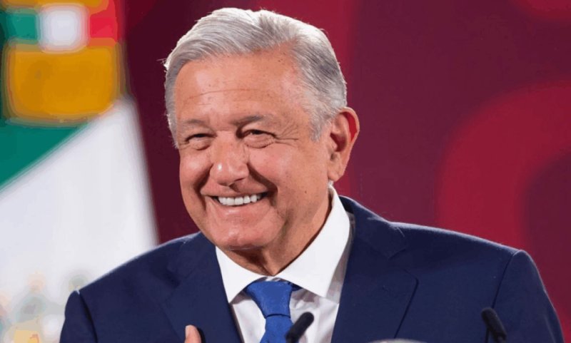 AMLO es aprobado por 7 de cada 10 mexicanos a casi dos años de retiro