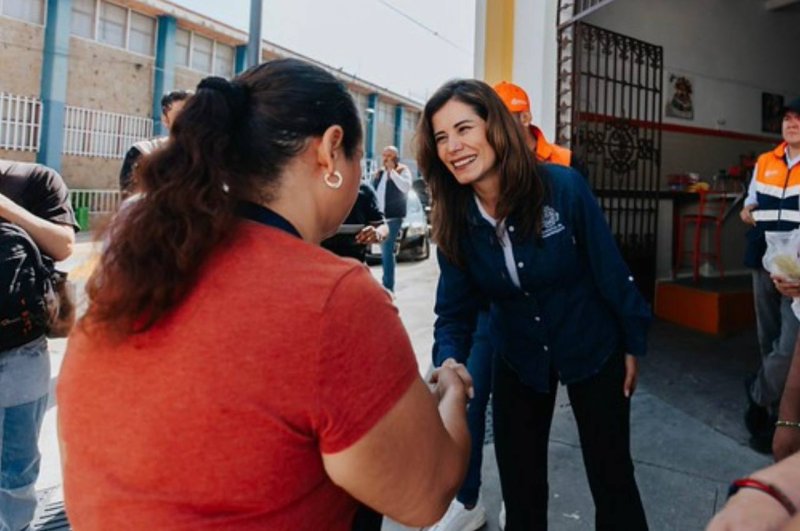 Entrega Vero Delgadillo obras de rehabilitación en Analco