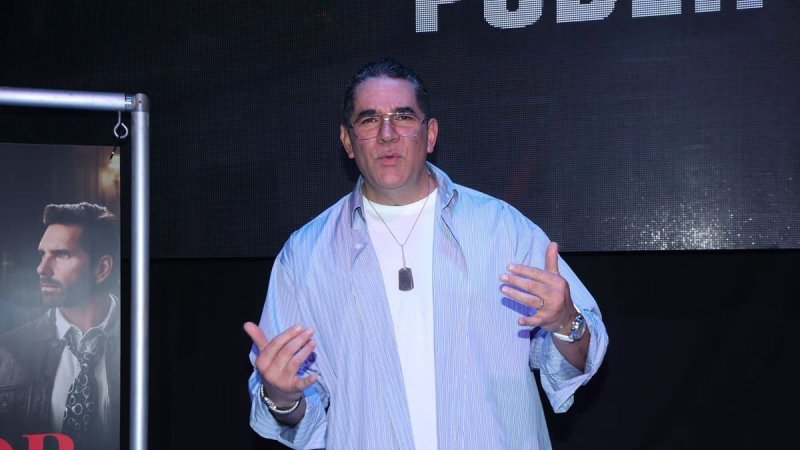 Eduardo Santamarina cachetea a creador de contenido y desata debate en redes