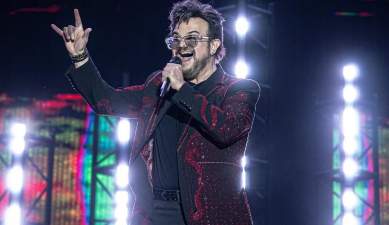 Alex Syntek revela que fue diagnosticado con trastorno psicótico; pospone gira 