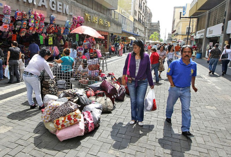 Comerciantes del Centro Histórico ahora pagan cuota para abogados de 