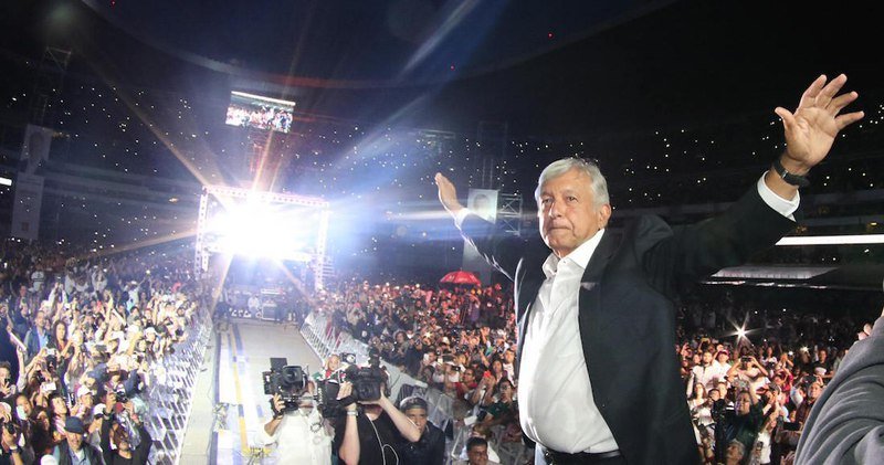 ¡No lo quieren dejar ir! Mexicanos crean petición para que AMLO se reelija. 