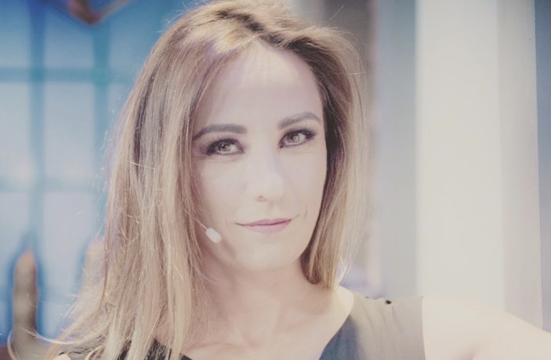 A sus 50 años Consuelo Duval se quita ¡todo! y paraliza las redes con cuerpazo.