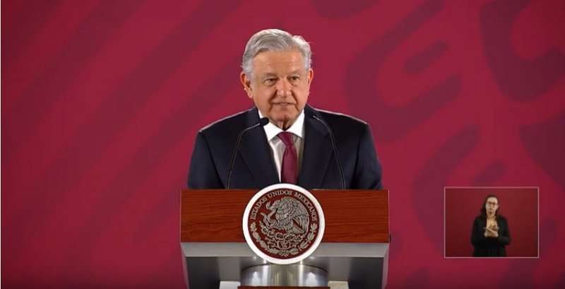 Por cambio de horario se le hace tarde a AMLO para llegar a la mañanera.