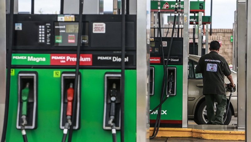 Bajará la gasolina esta Semana Santa, Hacienda disminuirá impuestos a la Magna y al Diesel. 