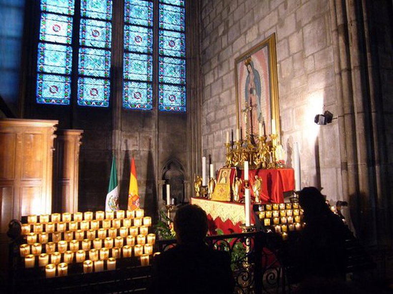 Capilla dedicada a La Guadalupana queda intacta en Notre-Dame