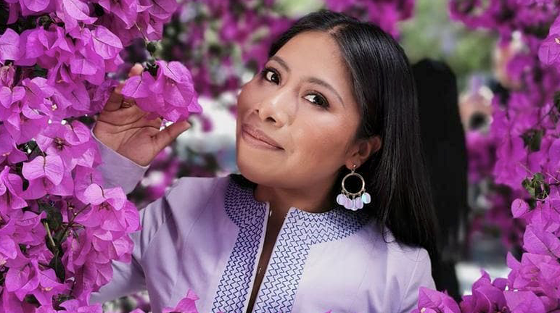  Yalitza Aparicio orgullosa de su tierra, se va de vacaciones a su natal Oaxaca. 