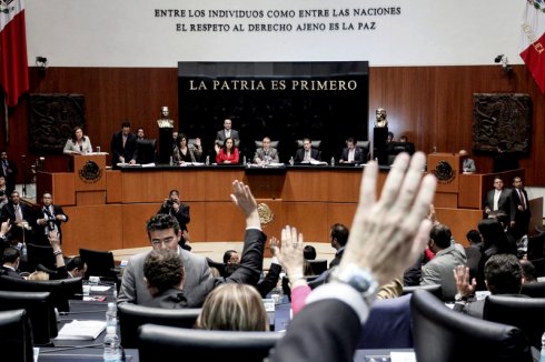 Estos son los libros que debes leer si quieres opinar sobre política
