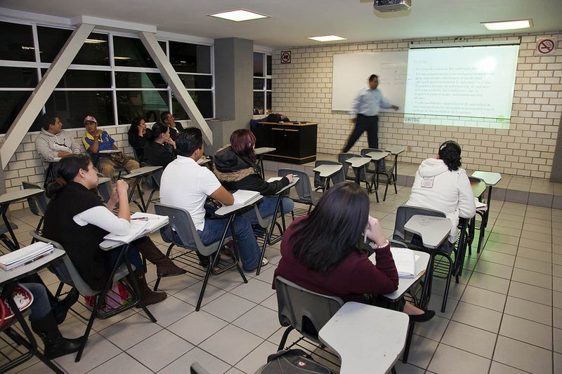 Si eres maestro y te gustaría dar clases en las universidades de AMLO, esto es lo que debes hacer.