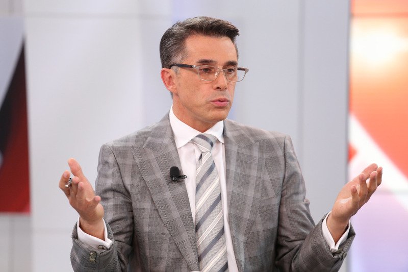 Mayer asegura no tener relación con el líder de La Luz del Mundo
