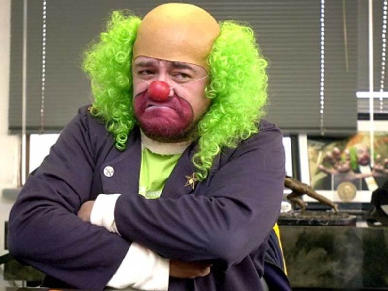 La incoherencia del discurso de Brozo, siempre al amparo de Salinas y Televisa