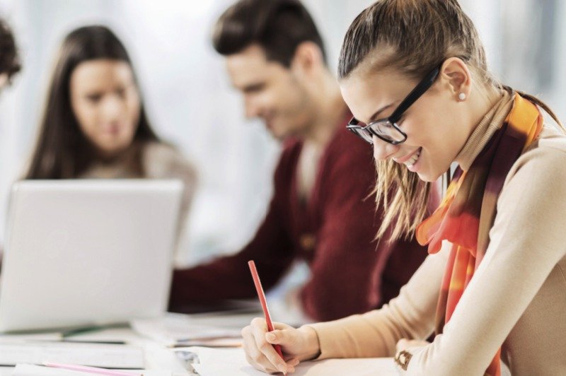 Si aún no tienes tu beca y quieres estudiar en el extranjero, esta es la última semana