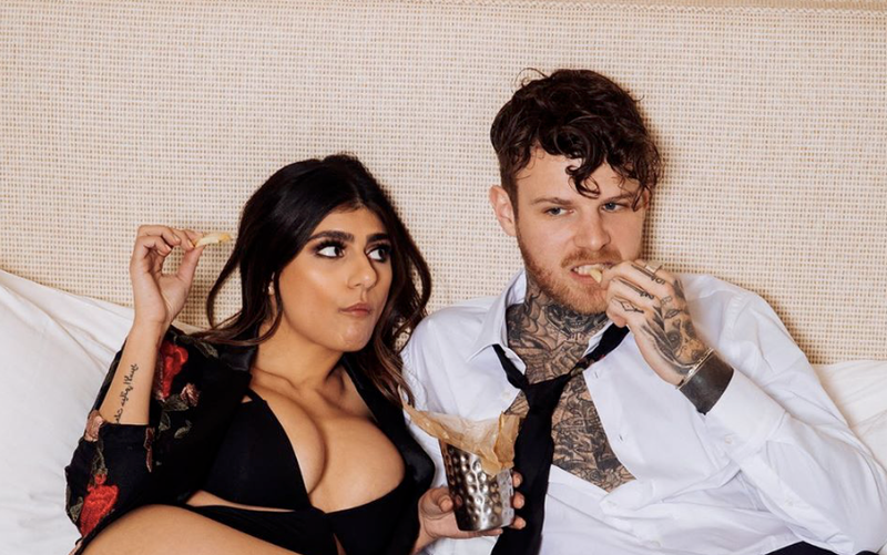 Mia Khalifa se depila 