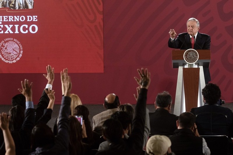 “INM despidió a 500 elementos por actos de corrupción”, informó AMLO