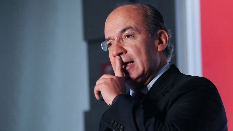 “Le quedó grande el apellido”, dice Calderón a D`Alessio por críticas a deportista
