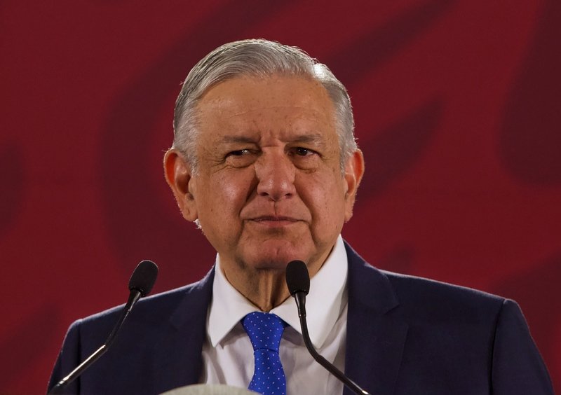 Funcionarios de PEMEX gastaron 5 mil mdp de los mexicanos en cirugías plásticas y servicios médicos.