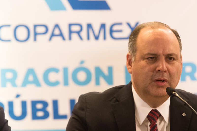 Exhiben a Coparmex por querer que empresarios despidan a trabajadores con medidas más laxas. 