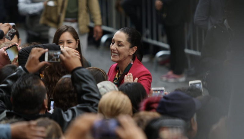 Reciben con porras a Claudia Sheinbaum en el Congreso de la CDMX; hoy rendirá su Primer Informe.