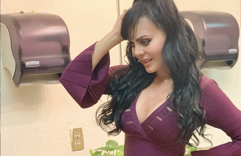 Maribel Guardia presume look de reguetonera y de paso se quita unos añitos más. 
